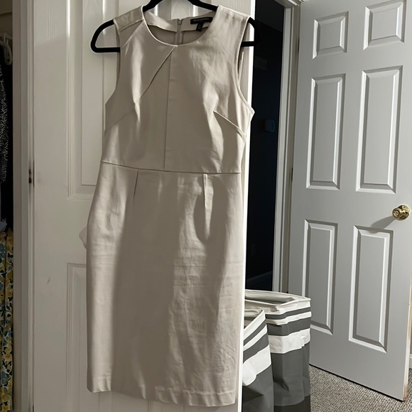 Tan Size 8 form fitting dress - Picture 1 of 4